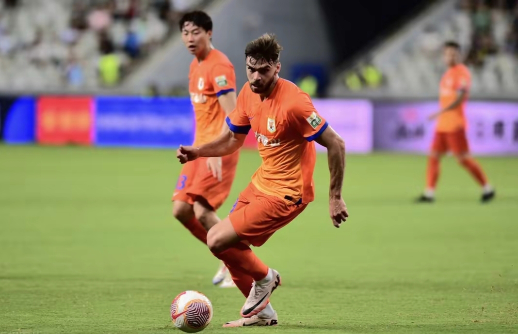 山东泰山迎西甲关键赛，今夜更衣室发声，底气十足，阵容厚度经受考验的简单介绍