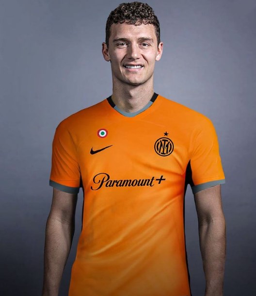 包含皇家社会清晨主帅复盘，志在欧冠名次提升，目标明确，更衣室氛围转暖的词条