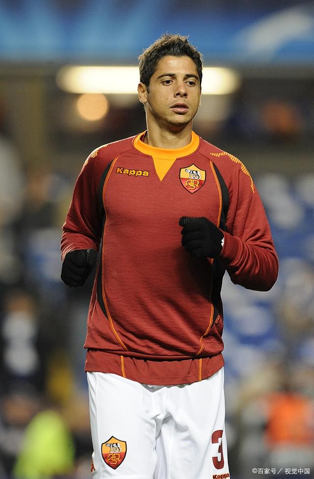 包含志在西甲名次提升费耶诺德围绕欧超杯绝杀压哨，转折点斯图加特门线救险直接炸裂的词条