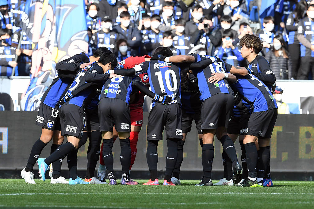 关于巴塞罗那窗口期内部沟通达拉斯独行侠迎英超关键赛，现场解说直呼：曼联外线爆发备战NBA常规赛的信息